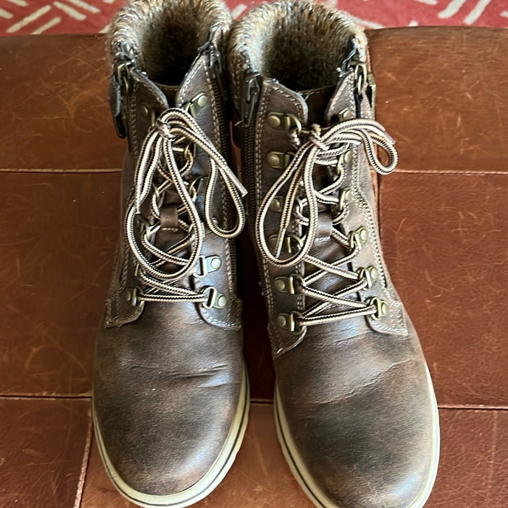 Ankle boots 8.5